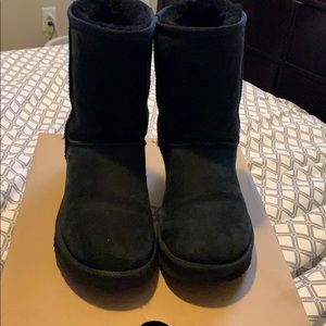 Black Classic Short Ugg boot